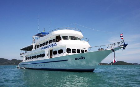 Tauchschiff MV Pawara